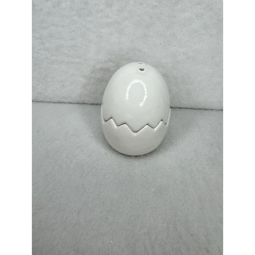 Vintage Ceramic Egg Salt Pepper Shakers White Cracked Shell Japan‎